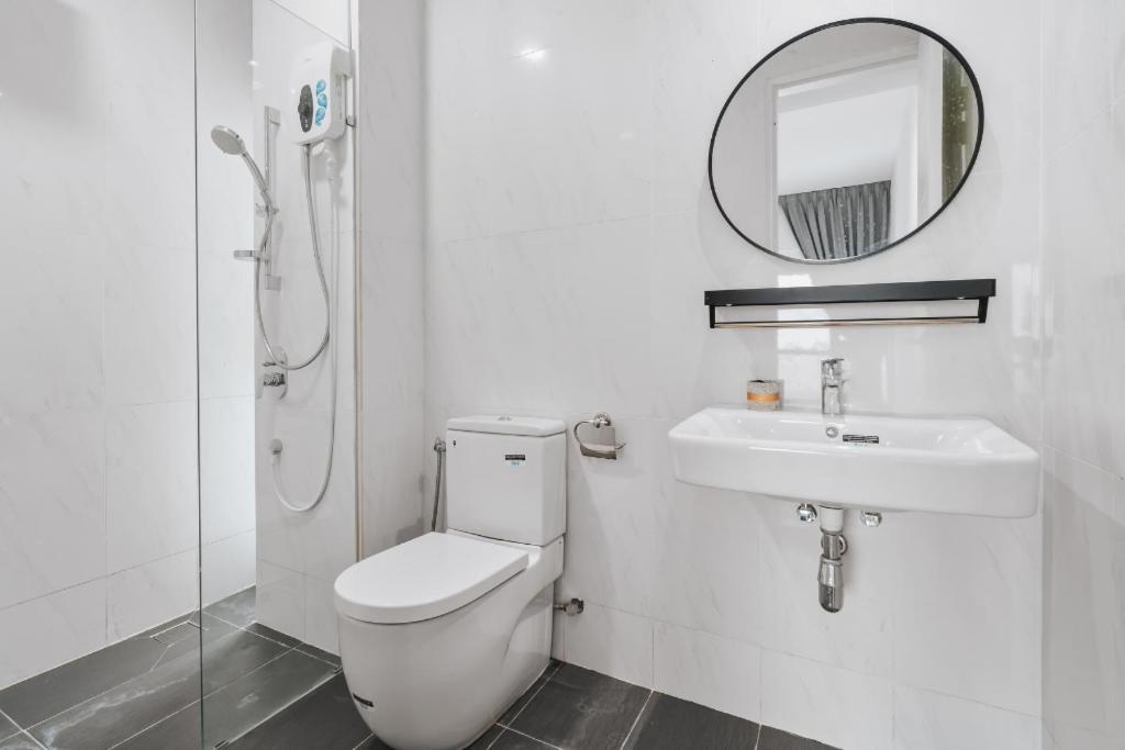 Nowhere 2Br & 2Bath Apartment With Balcony @ Reizz Residences Kuala Lumpur Exterior foto