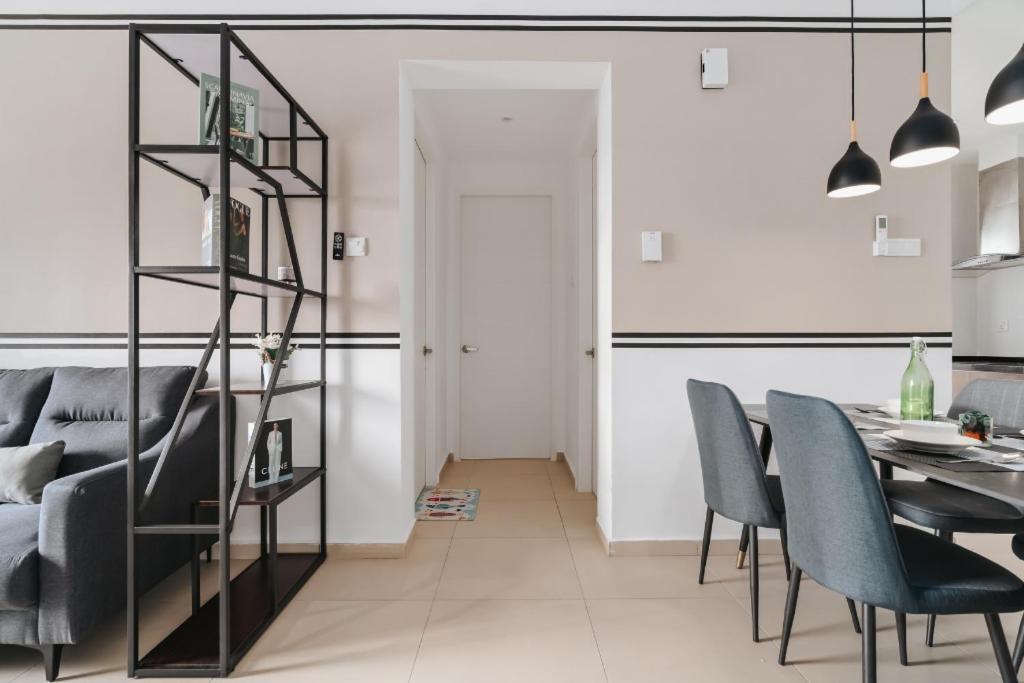 Nowhere 2Br & 2Bath Apartment With Balcony @ Reizz Residences Kuala Lumpur Exterior foto